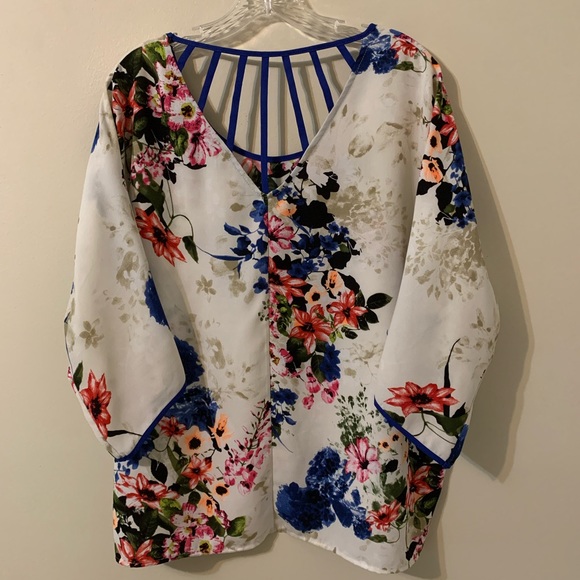 Floral Top size XL by BOBEAU - Picture 8 of 14
